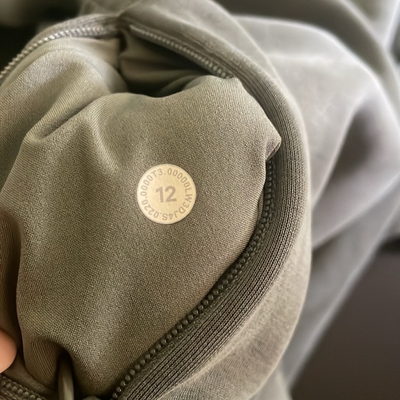 Lululemon get centred hoodie - Picture 7 of 7